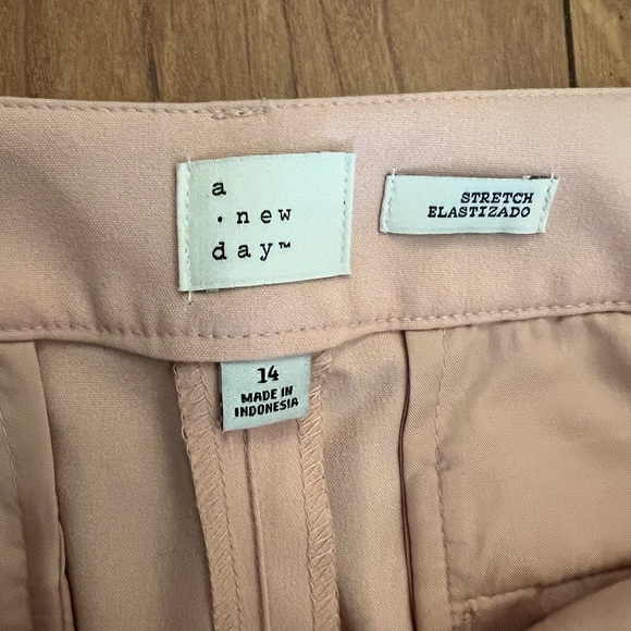 NWT A New Day Women's Pants Size 14 High-Rise Relaxed Fit Tapered Ankle Tan Pink - Picture 6 of 10